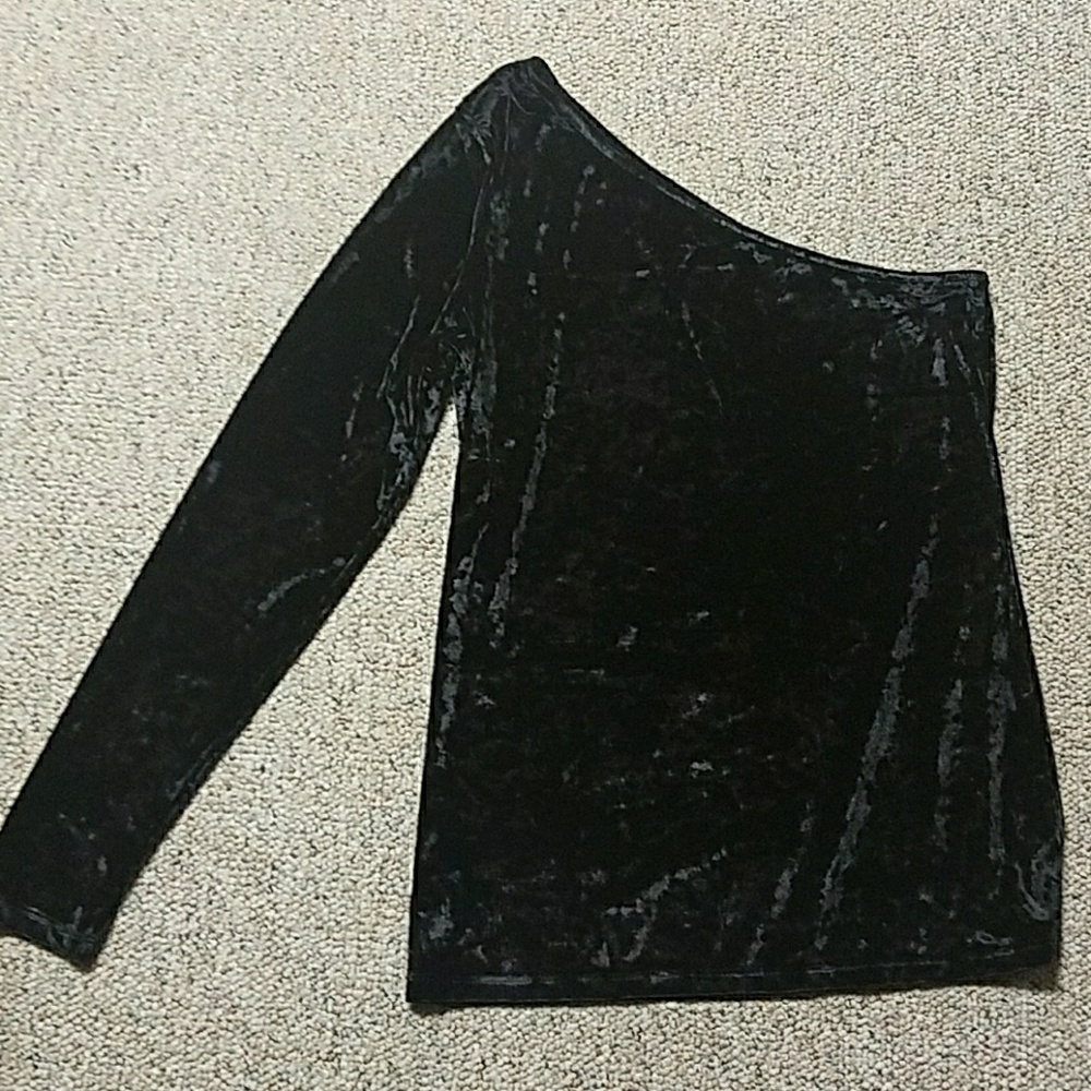 MODA International one sleeve top.